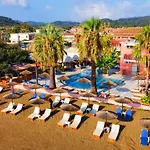 Maria\'S Beach Apartments